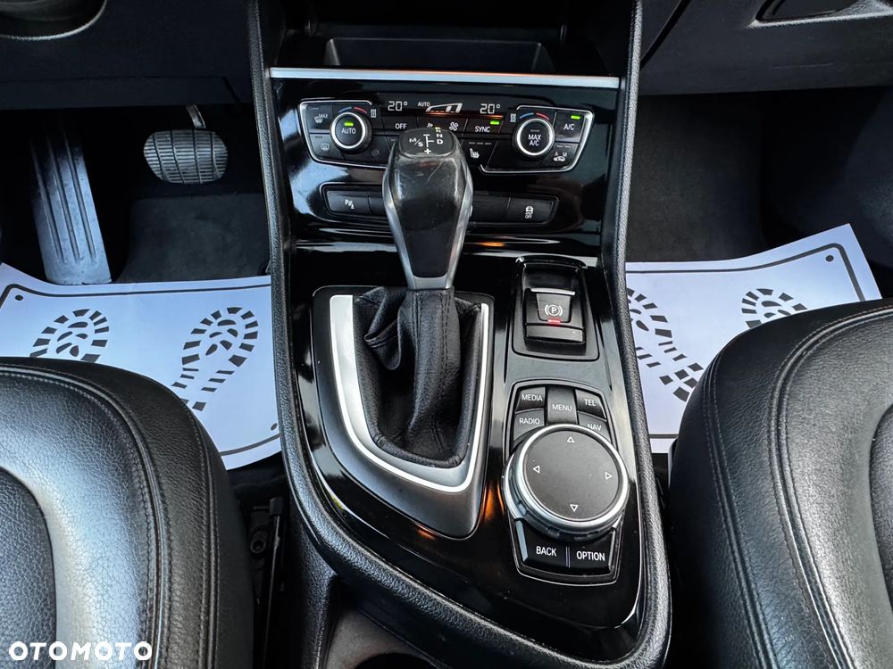 BMW Seria 2 218d Sport-Aut Luxury Line - 27