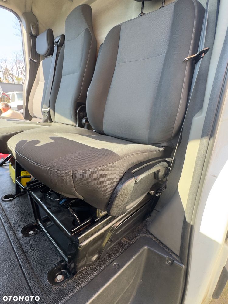 Nissan NV400 - 19