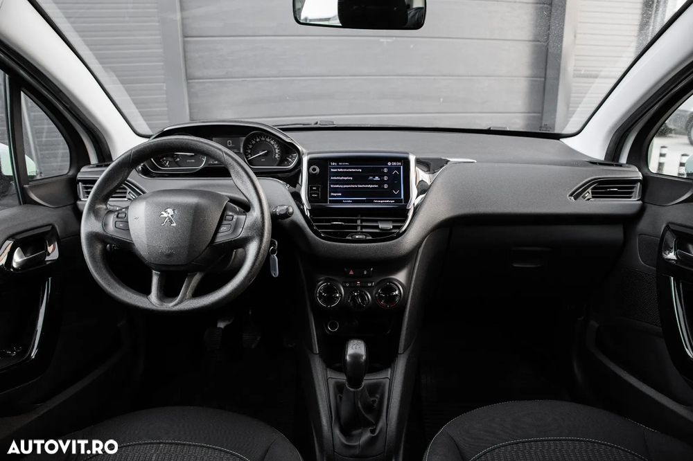 Peugeot 208 - 3