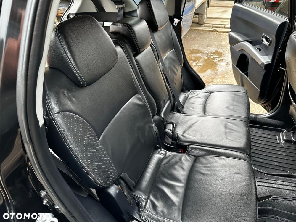 Mitsubishi Outlander 2.0 DID Instyle NAVI - 18