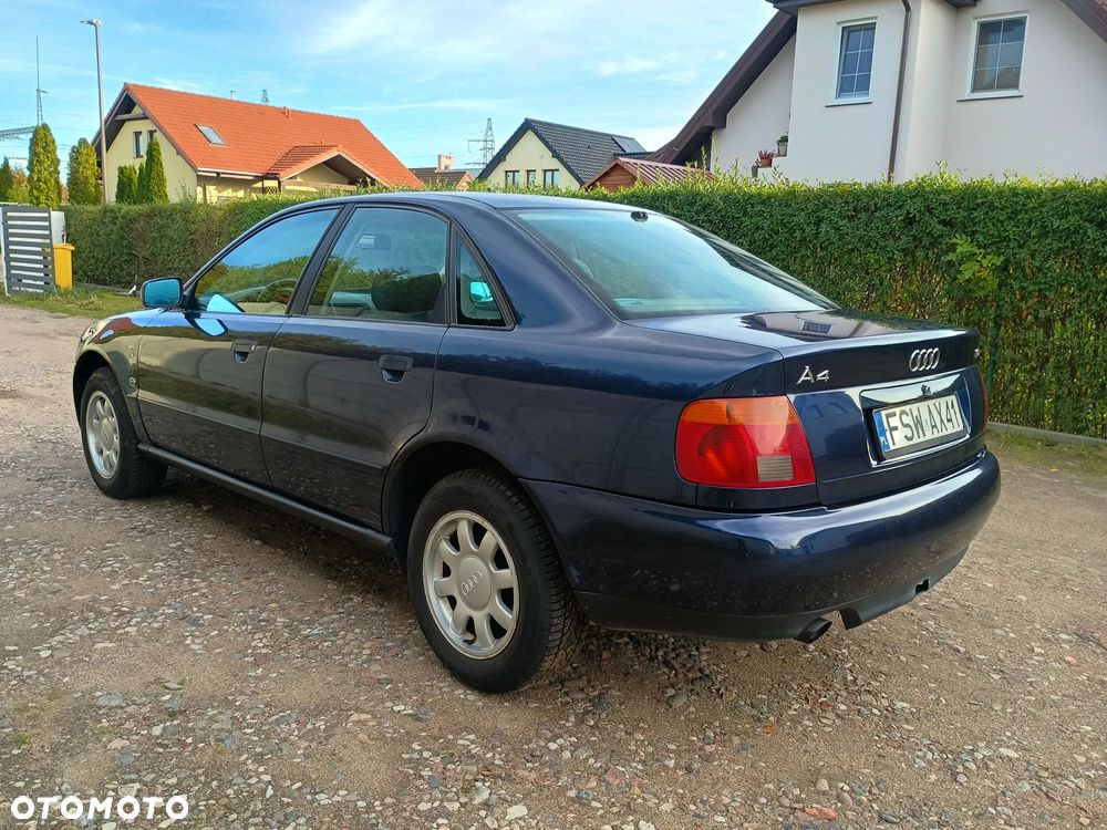Audi A4 1996 photo 2