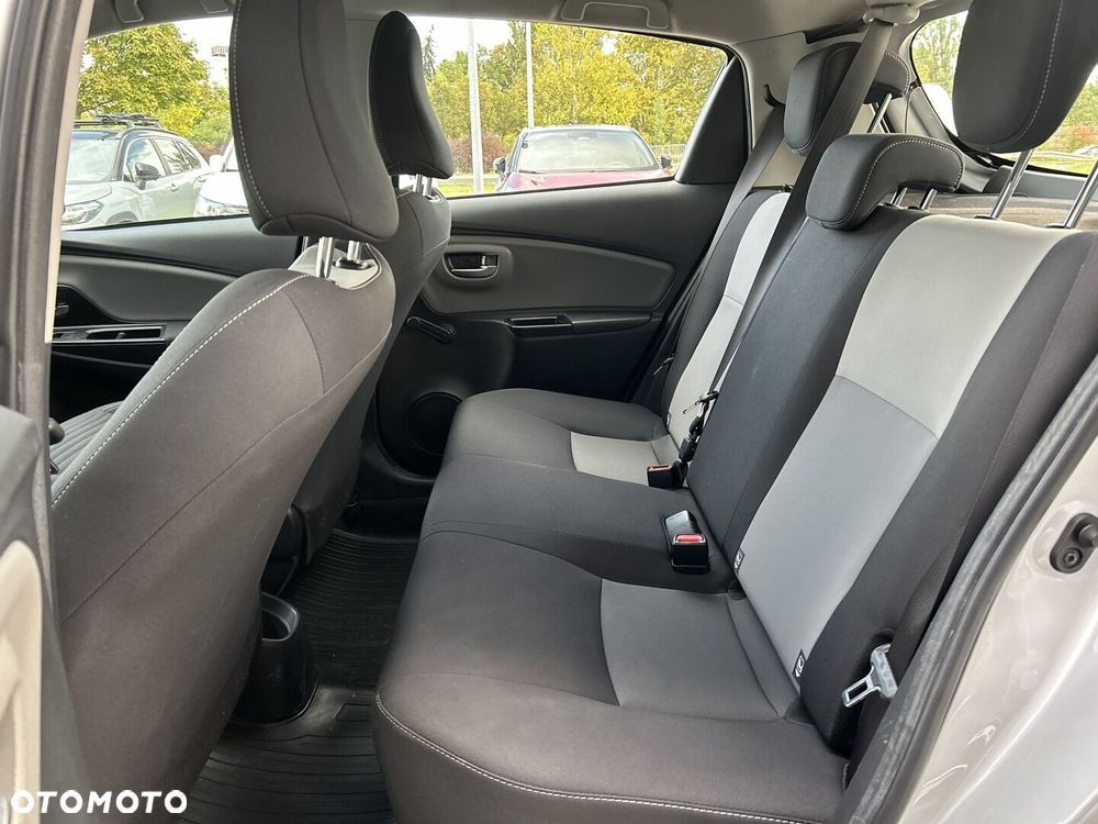 Toyota Yaris 1.5 Premium CVT - 23