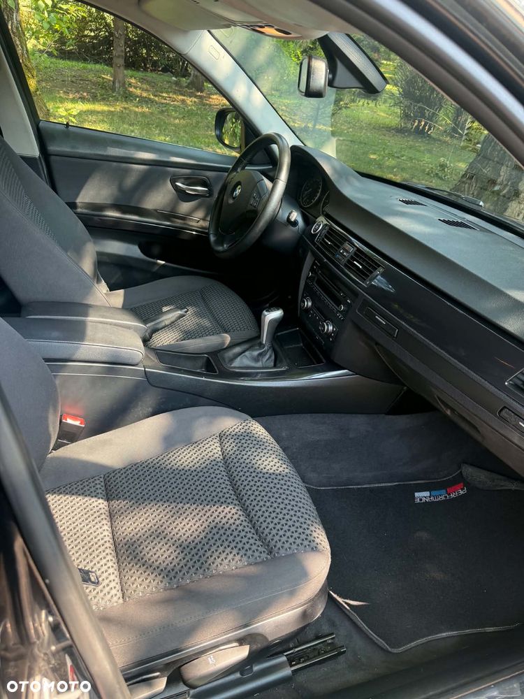 BMW Seria 3 320i - 13