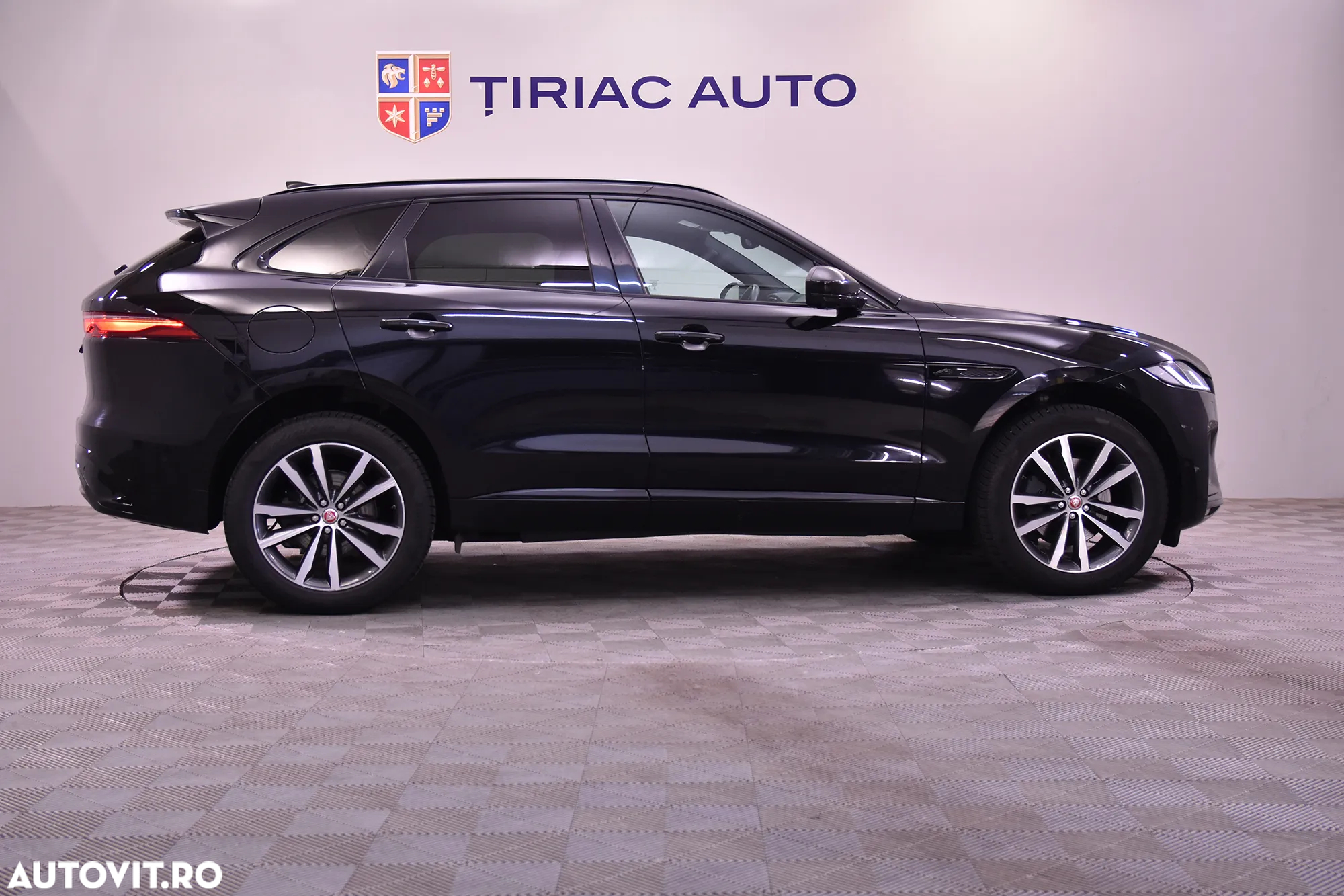Jaguar F-Pace - 6