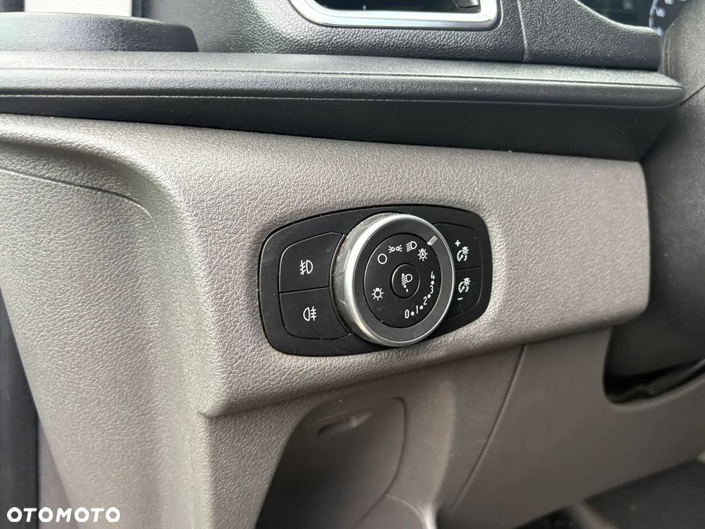 Ford Transit Custom 300 L2H1 Ambiente (bryg.) - 19
