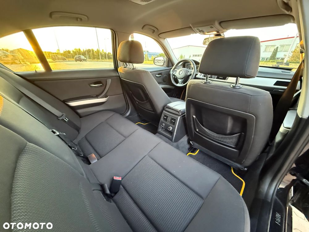 BMW Seria 3 320i - 15