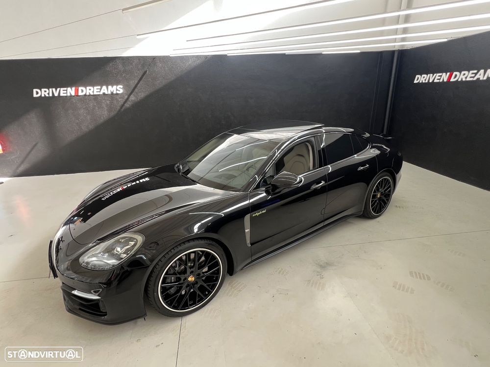 Porsche Panamera 4 E-Hybrid Platinum Edition - 31