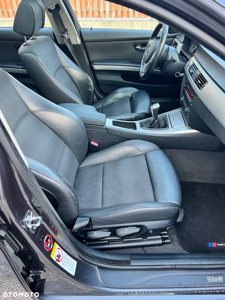 BMW Seria 3 320d - 19