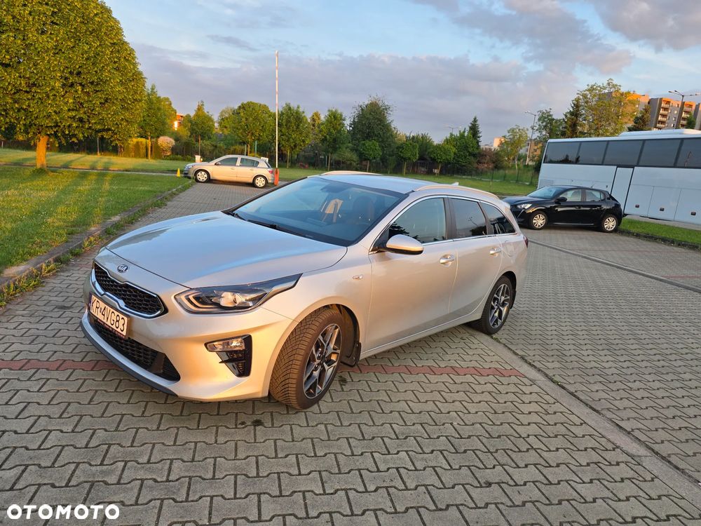 Kia Ceed 1.6 CRDi mHEV M DCT - 9