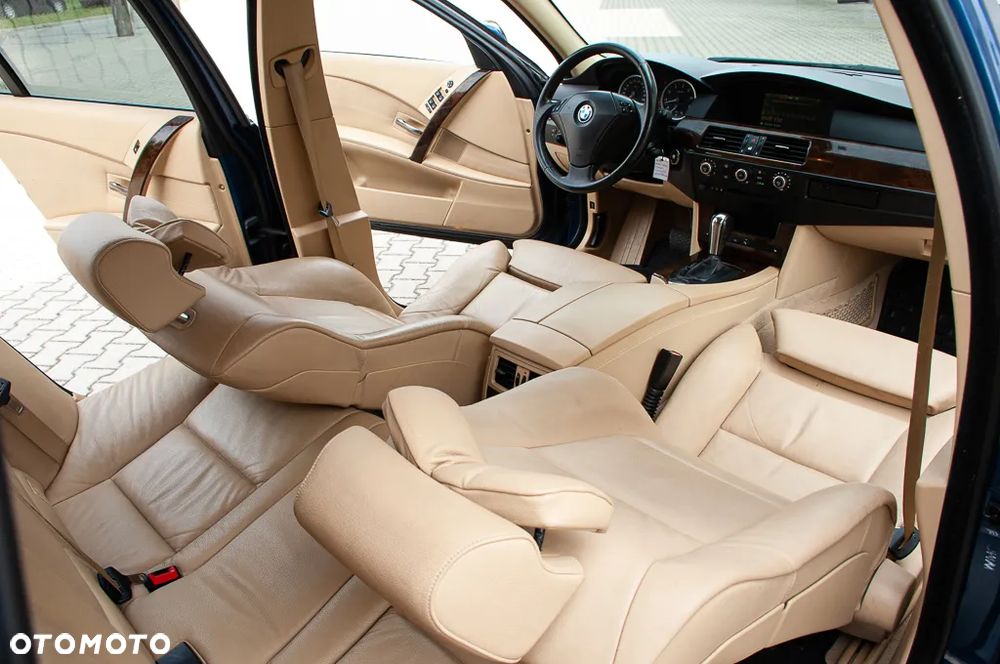 BMW Seria 5 530xi Touring - 29