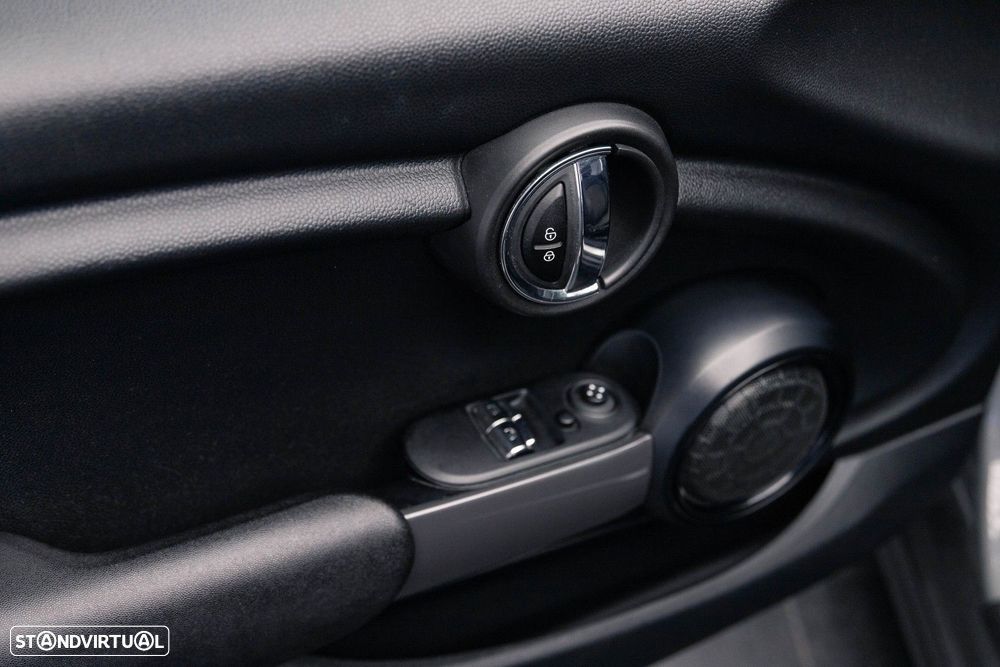 MINI 3 Portas Cooper D Aut. - 43