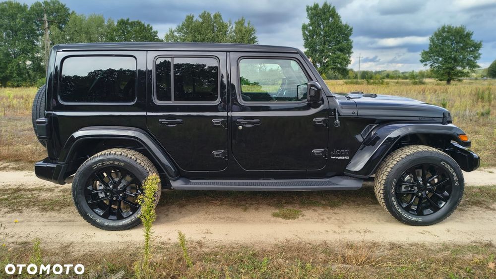 Jeep Wrangler - 32