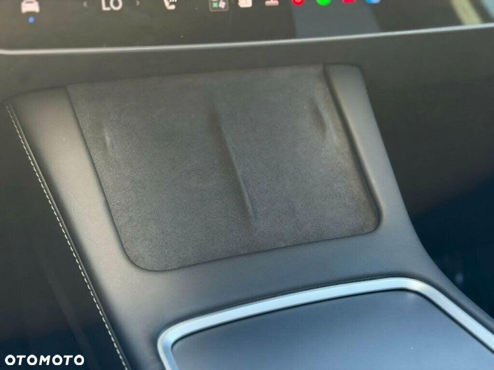 Tesla Model Y Long Range Dual Motor AWD - 25