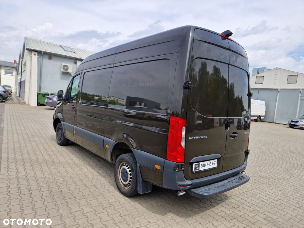 Mercedes-Benz Sprinter - 8
