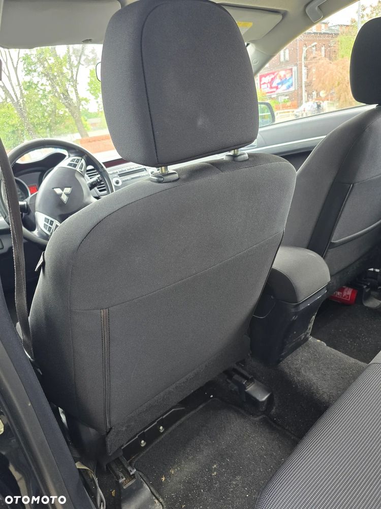 Mitsubishi Lancer 1.8 Intense - 12