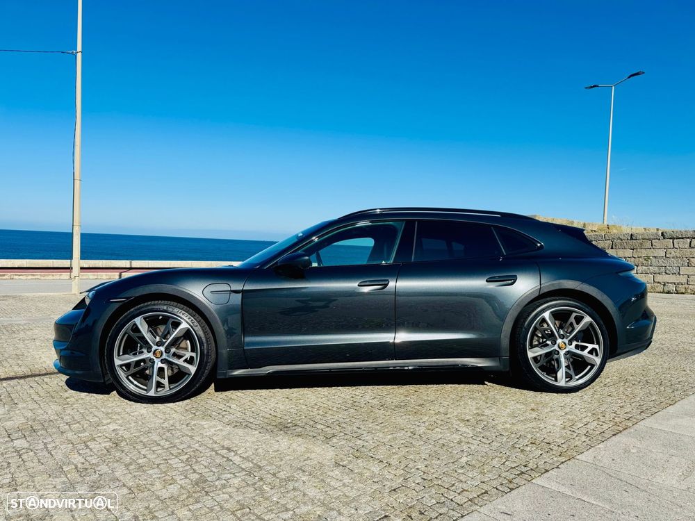Porsche Taycan Cross Turismo - 1