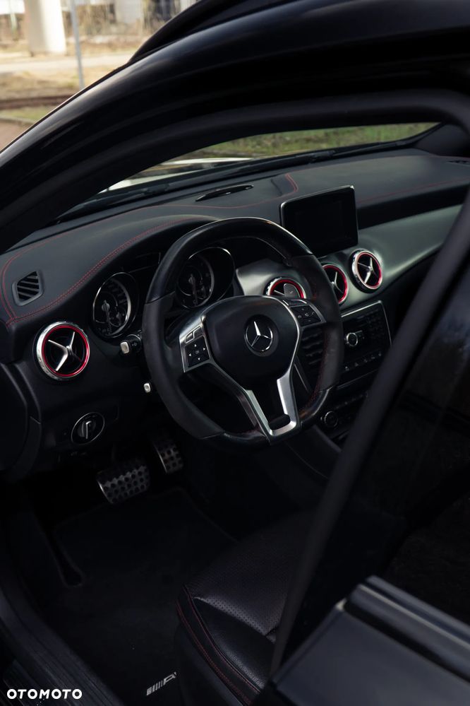 Mercedes-Benz GLA 45 AMG 4-Matic - 30