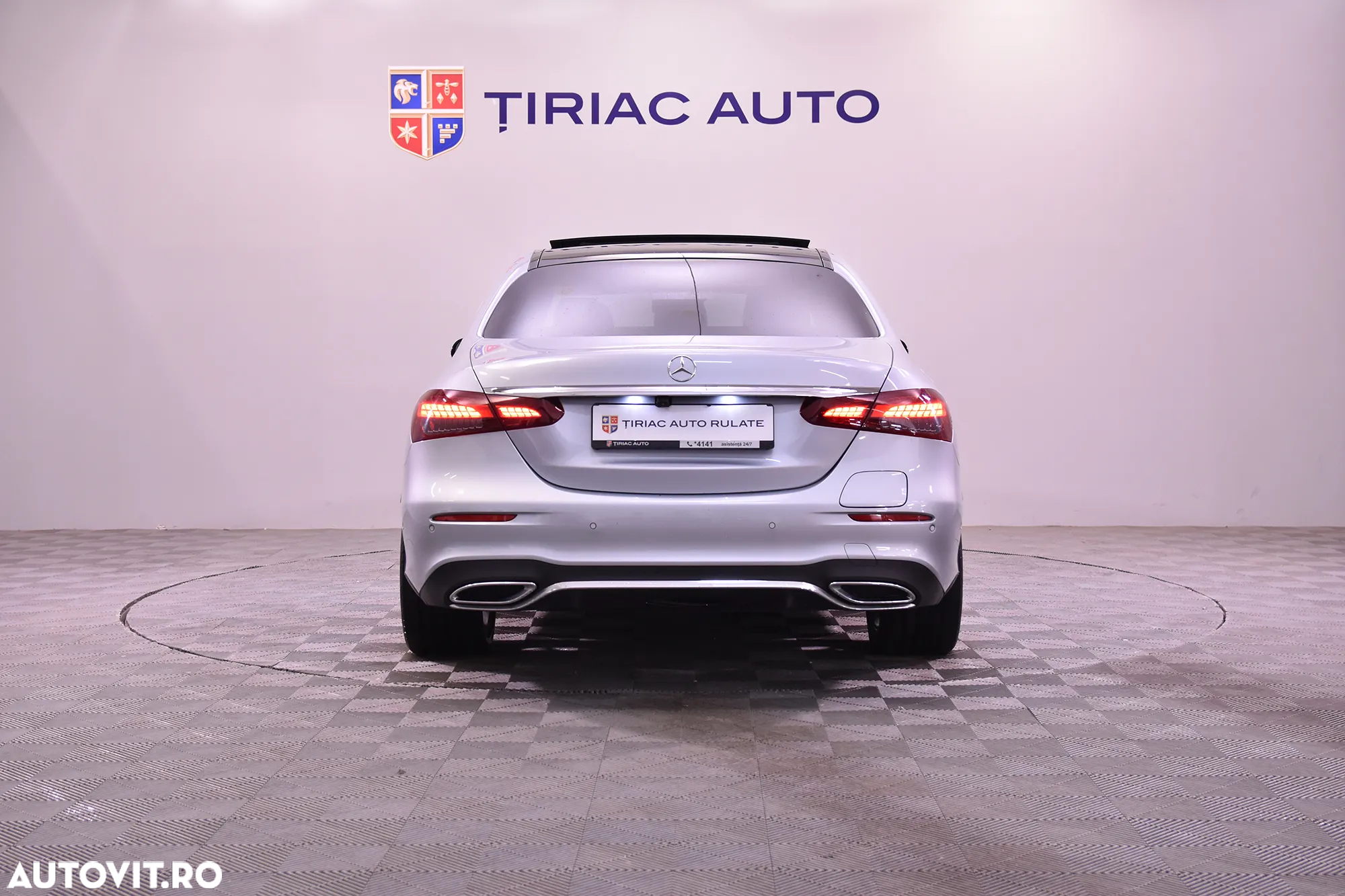 Mercedes-Benz E 350e 9G-TRONIC AMG Line - 4
