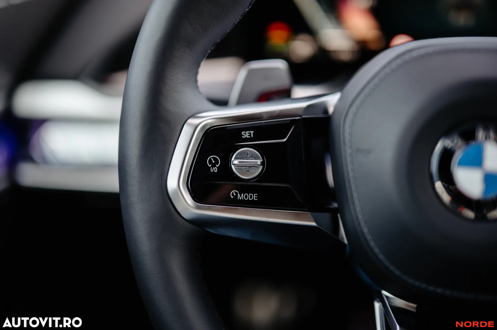 BMW Seria 7 740d xDrive MHEV - 31