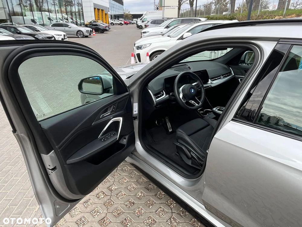 BMW iX1 xDrive30 - 11