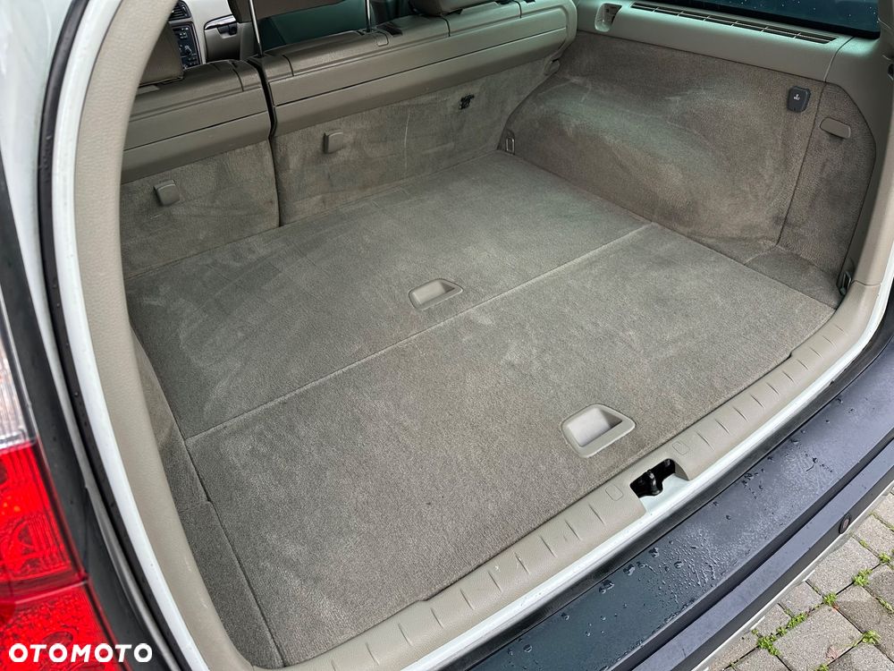 Volvo XC 70 AWD Momentum - 35