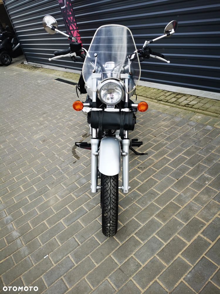 Suzuki Intruder - 24