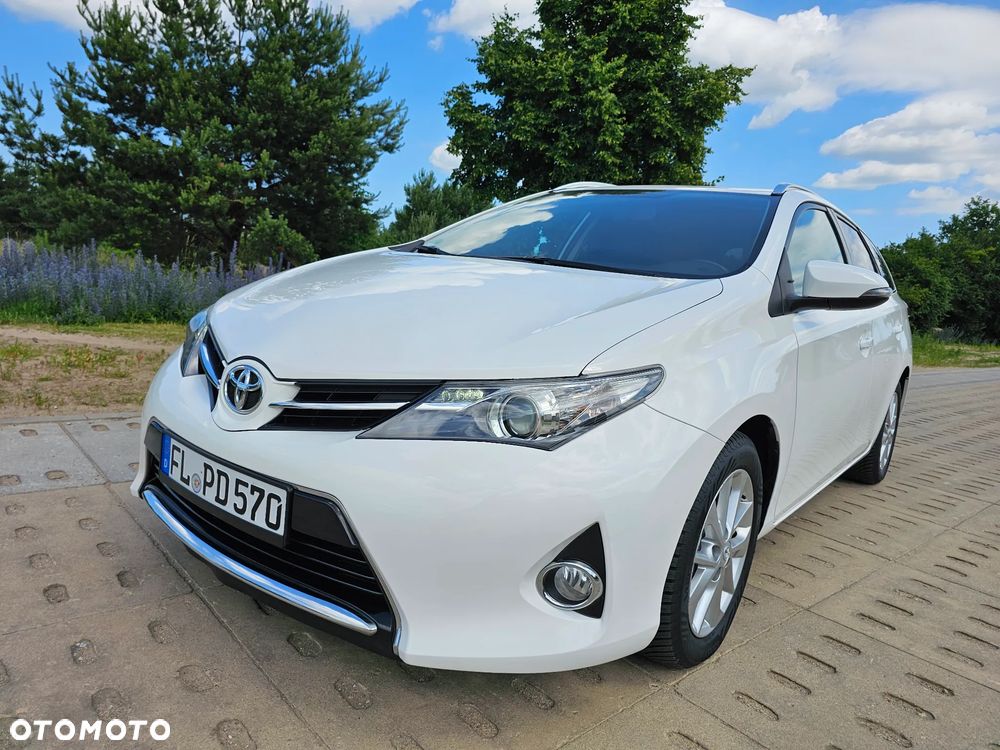 Toyota Auris 1.6 Executive - 4