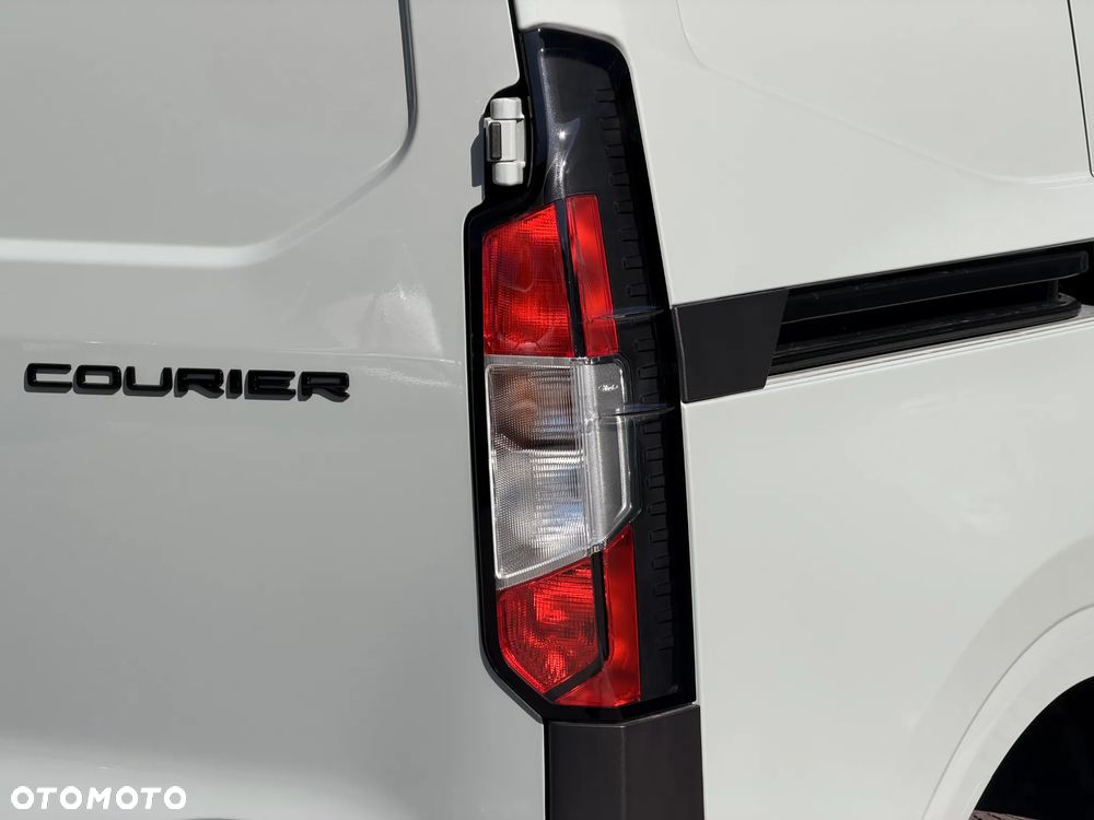 Ford Transit Courier - 8
