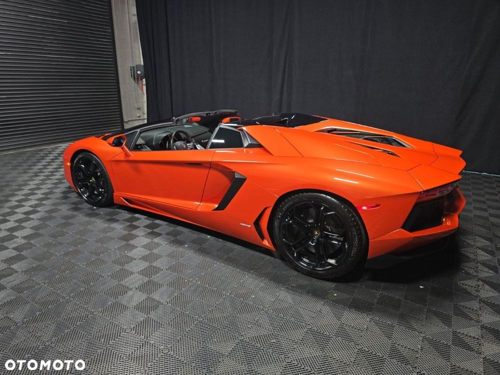 Lamborghini Aventador - 7