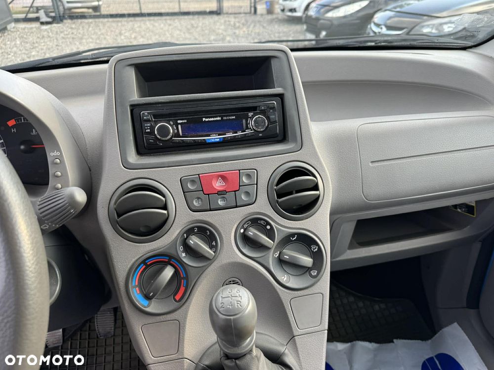 Fiat Panda 1.1 Active dla kobiet - 17