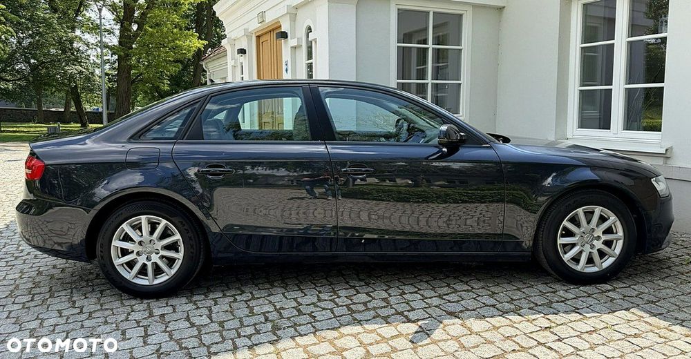 Audi A4 Limousine - 5