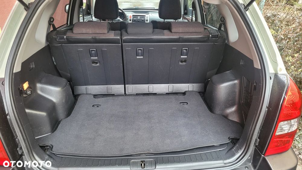 Hyundai Tucson 2.0 Comfort 2WD - 10