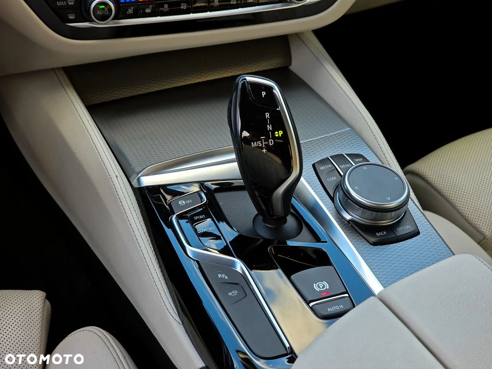 BMW Seria 5 530d xDrive M Sport sport - 26