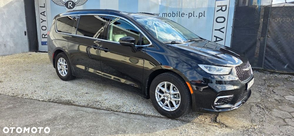 Chrysler Pacifica - 2