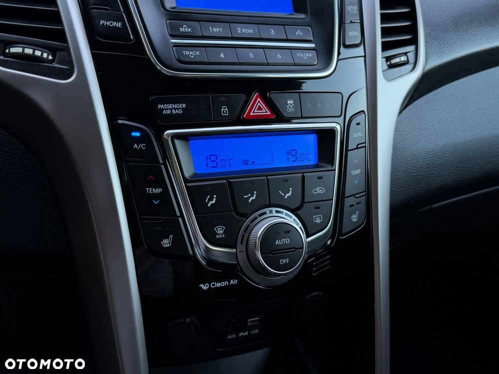 Hyundai i30 1.4 Premiere Comfort - 19