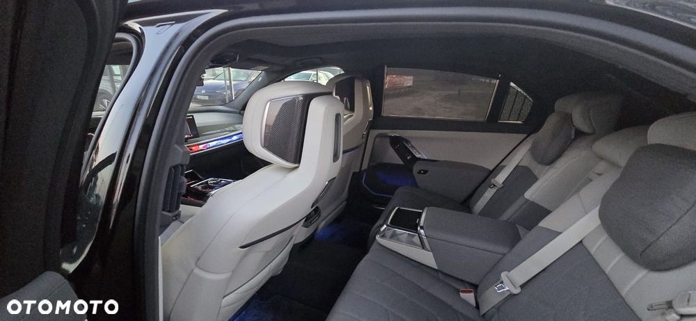 BMW Seria 7 740d xDrive mHEV sport - 16