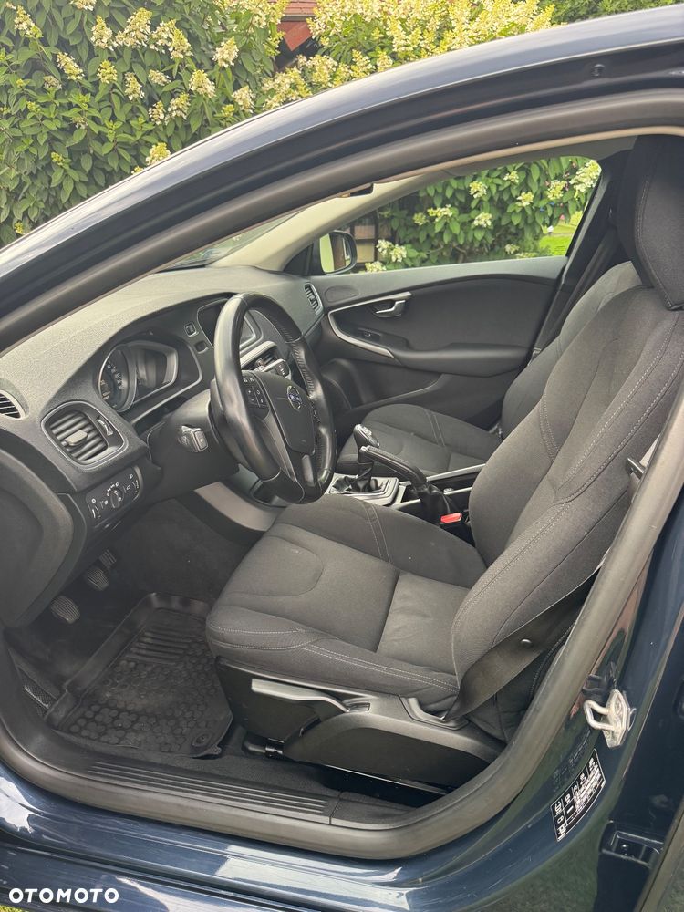 Volvo V40 D2 Momentum - 17