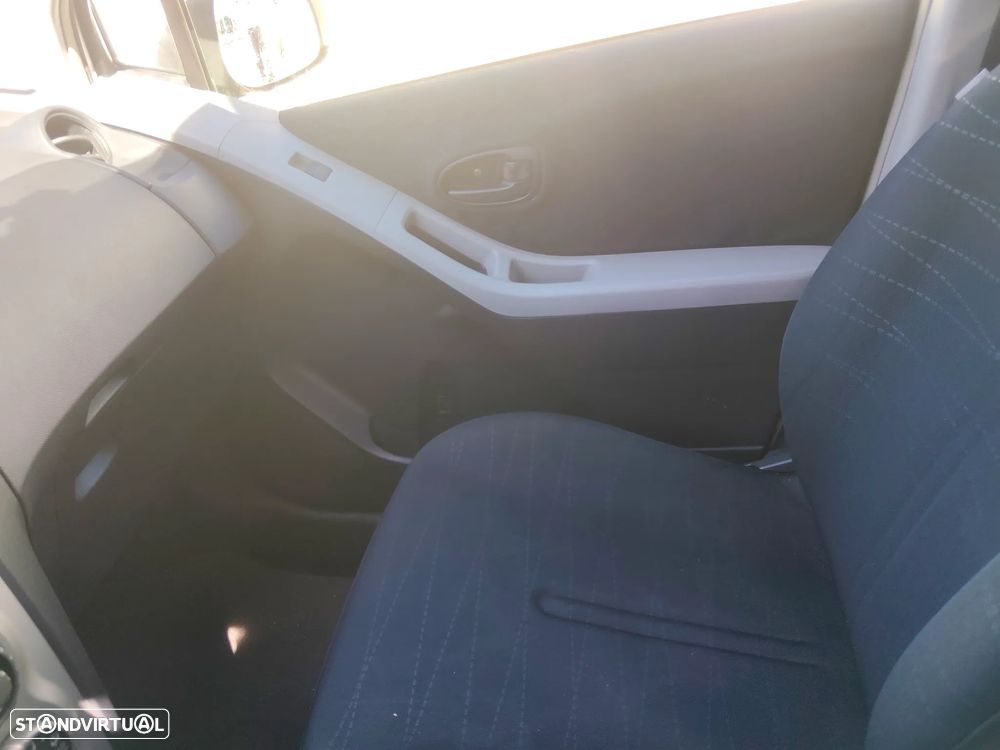 Toyota Yaris 1.0 VVT-i AC Manual - 10