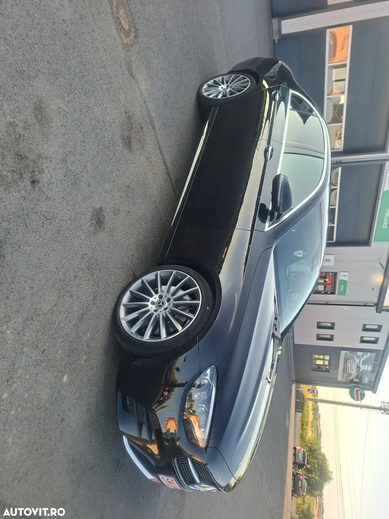 Mercedes-Benz E 220 d T 9G-TRONIC AMG Line - 30