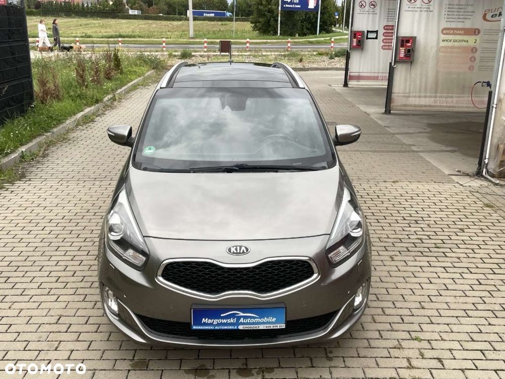 Kia Carens - 14