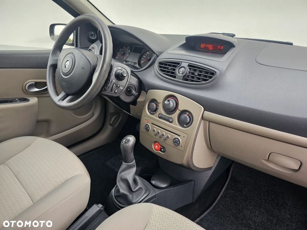 Renault Clio - 9