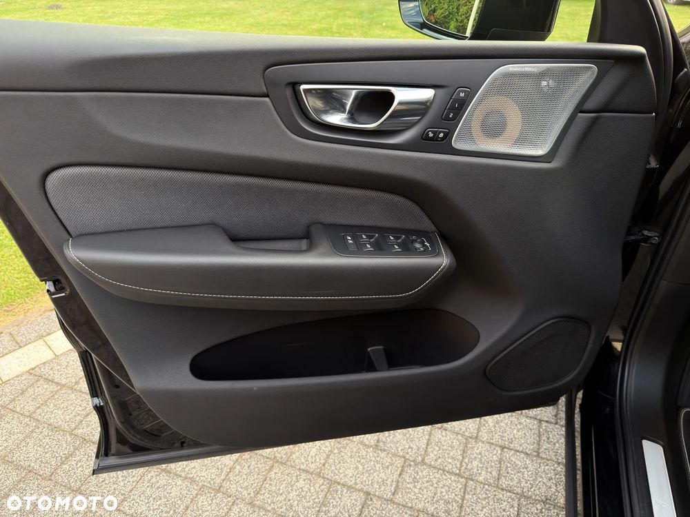 Volvo XC 60 T6 AWD Geartronic RDesign - 20