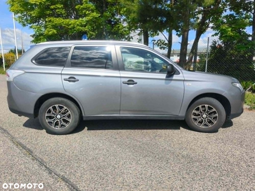 Mitsubishi Outlander 2.0 Intense + 2WD - 3