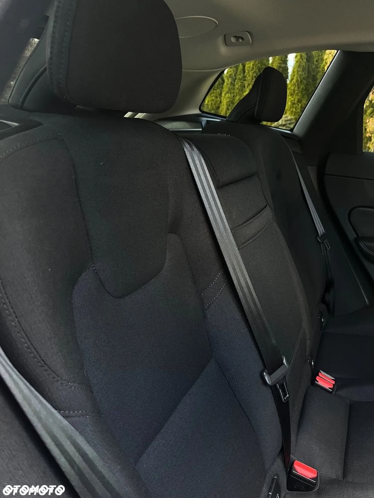 Volvo XC 60 B4 D AWD Geartronic Momentum Pro - 20