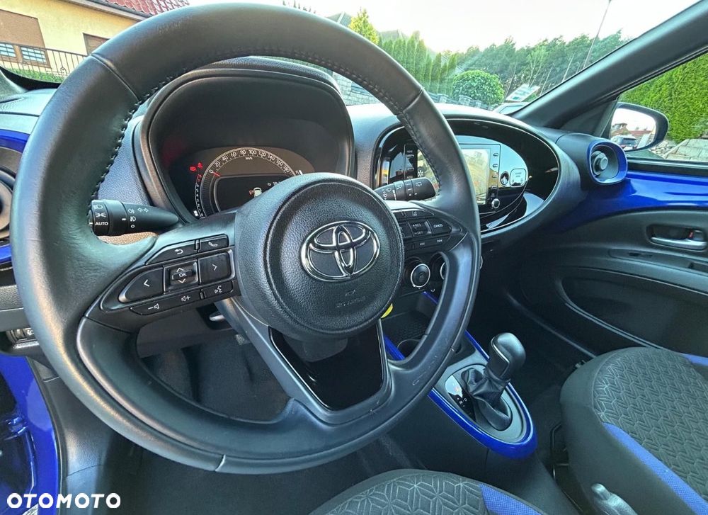 Toyota Aygo x.shift x-play connect - 10