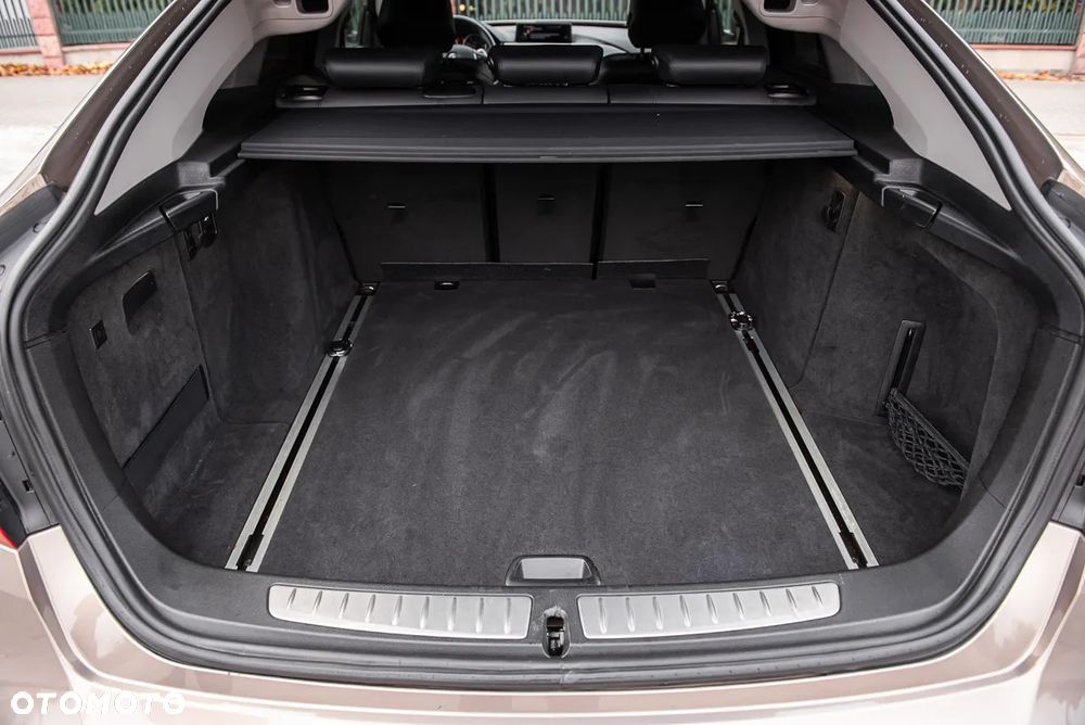 BMW 3GT 320d xDrive Sport Line - 31