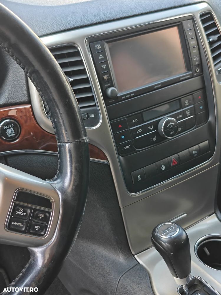 Jeep Grand Cherokee - 10
