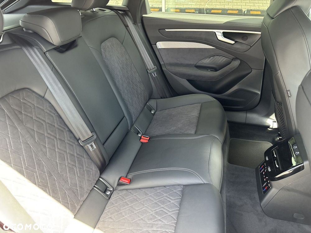 Audi A6 Avant TDI mHEV Quattro S tronic - 12