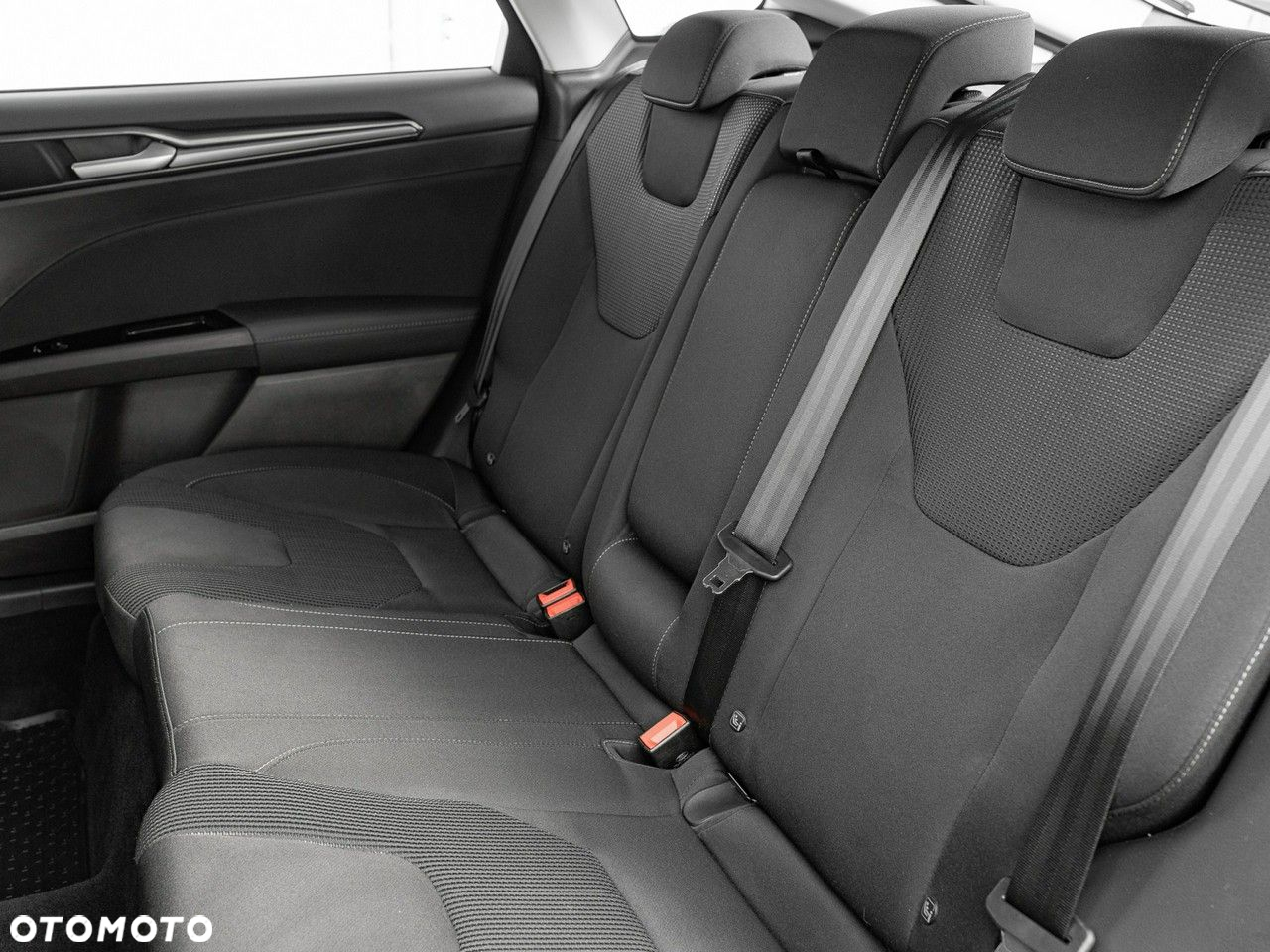 Ford Mondeo 2.0 EcoBlue Titanium - 25