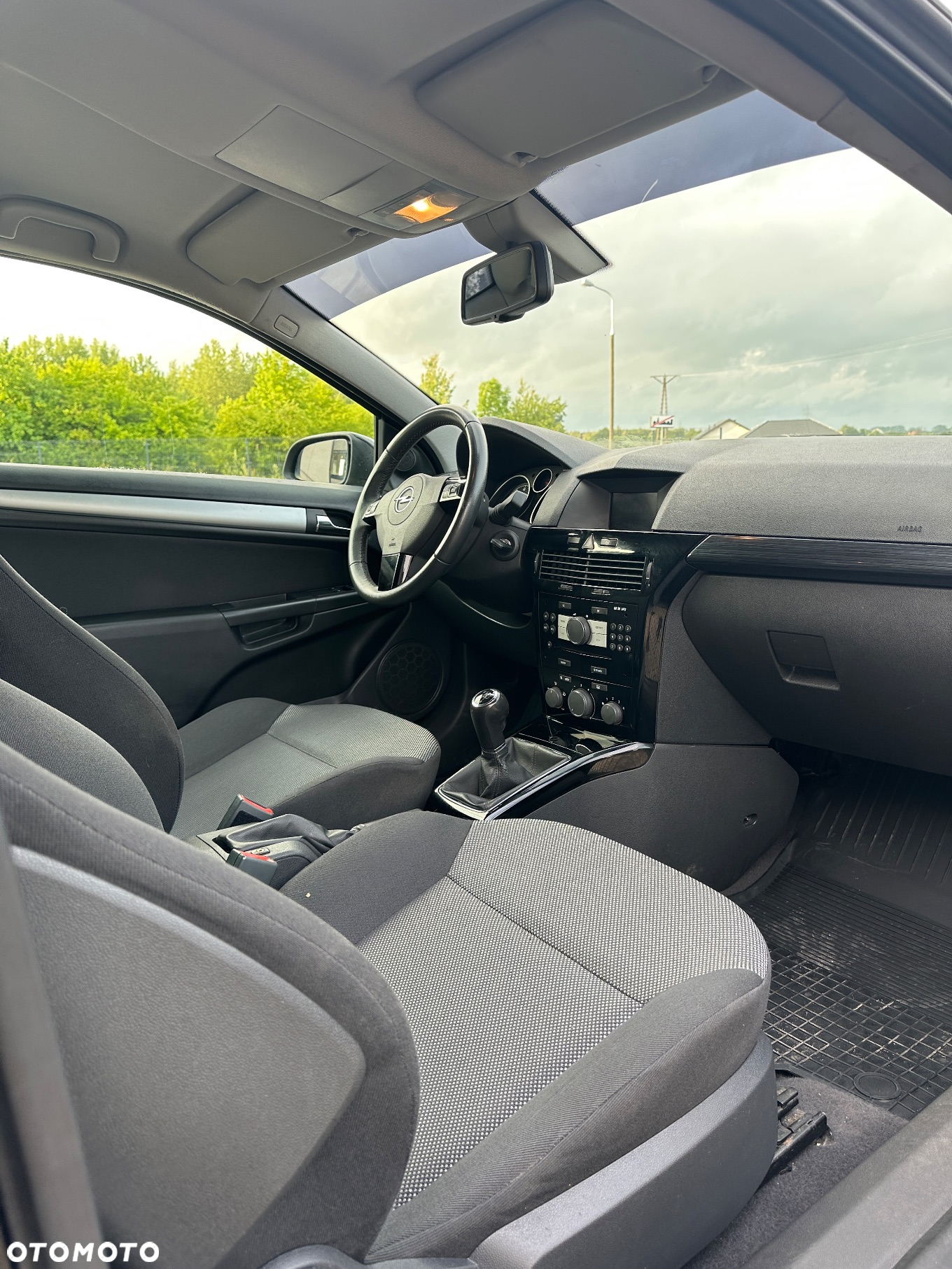 Opel Astra GTC 1.6 Sport - 10